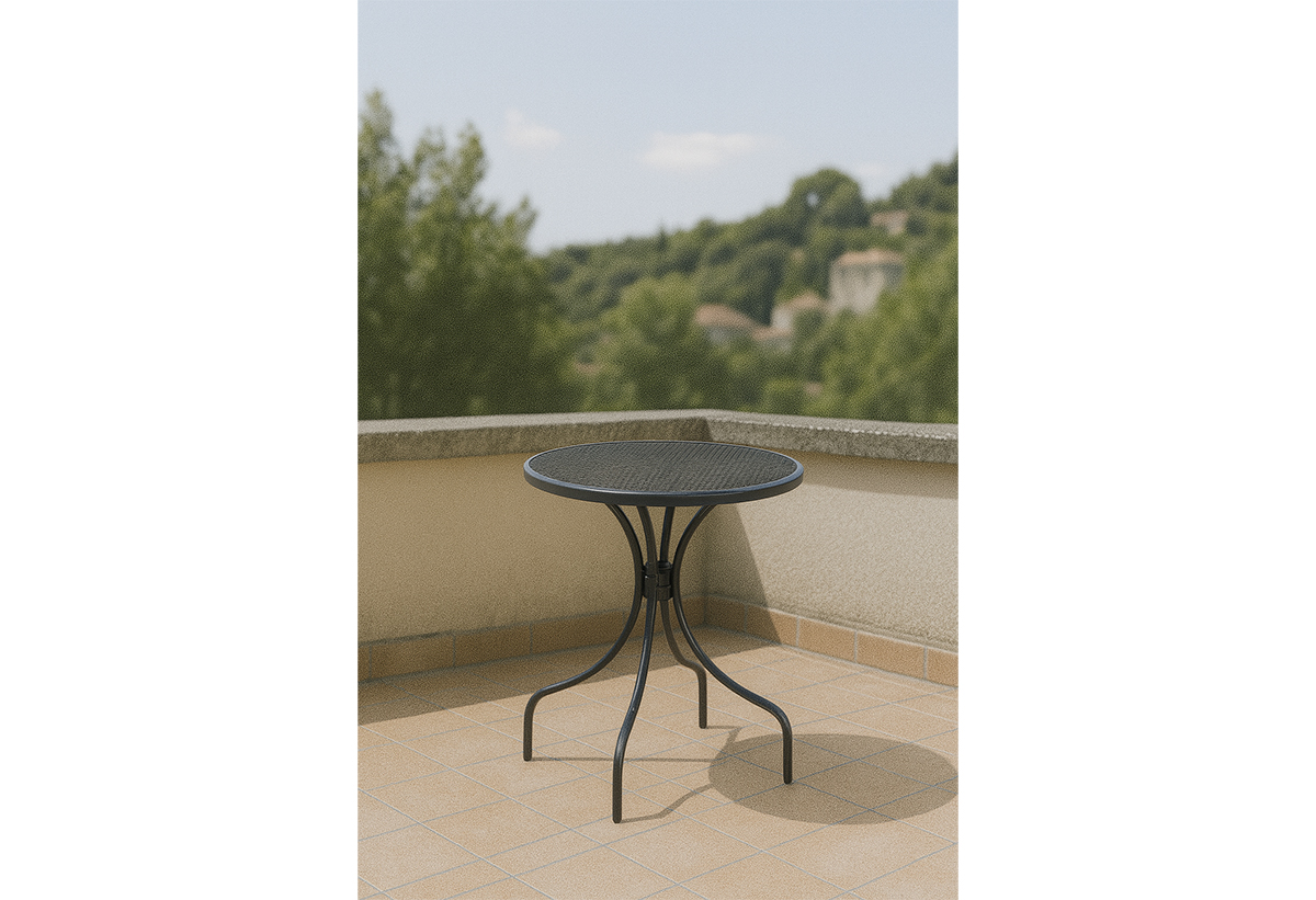 παρουσιάζεται το τραπέζι από κοντά